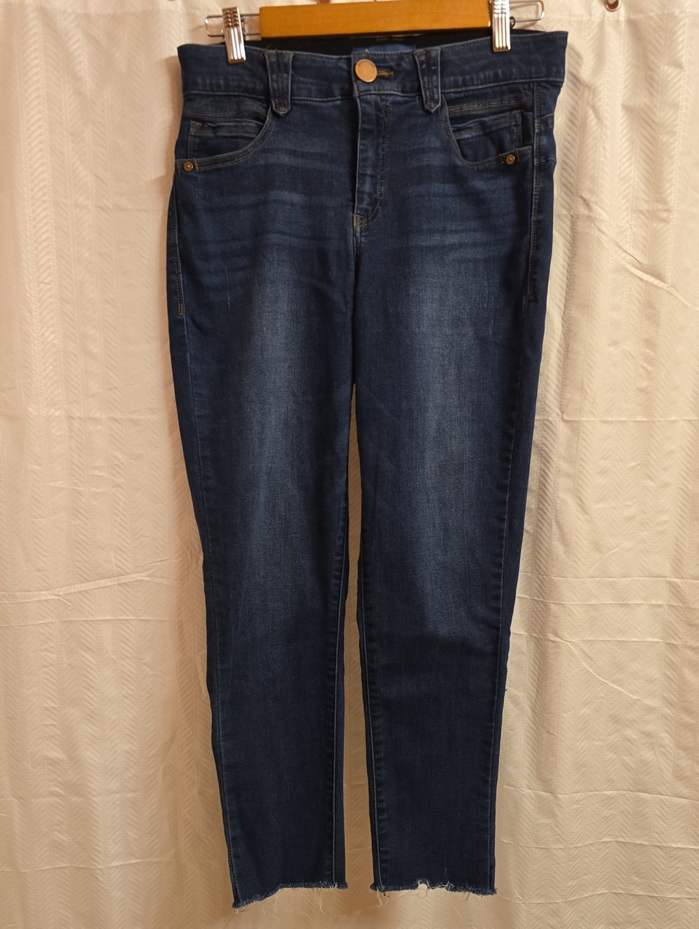 Democracy Jeans Women’s Size 8 Blue Skinny Jeans Crop Frayed-Hem Distressed